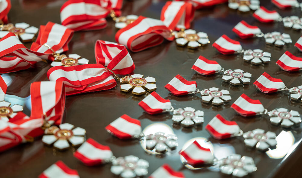 Order of Canada insignia